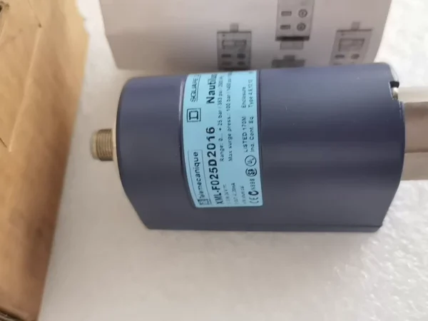 [Brand New Original Schneider Pressure Sensor] Telemecanique XML-F025D2016 brand new genuine product, unopened! Made by Schneider, quality guaranteed! This sensor is suitable for various industrial environments and has high durability and reliability. [Product Details] - Model: XML-F025D2016 - Pressure range: 0...+25 bar (0...+363 psi) - Condition: Brand new original - After-sales guarantee: Supports mailing and ships within 24 hours after purchase, remote areas are not included in free shipping. Interested friends are welcome to private message~ Not the real price, if you like it, private message to negotiate the price.