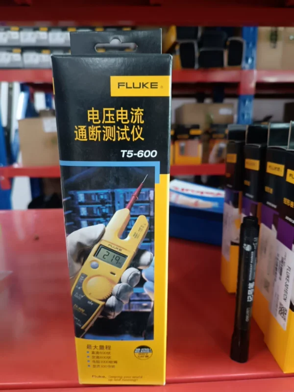 FLUKE T5-600 Voltage Current Continuity Tester, Brand New Original Authentic! t5-600 750t6-600 1200t6-1000pro 1550 maximum range 600V, supports AC/DC measurement, with data hold function. Equipped with original storage case, fully functional. Essential tool for professional electricians, can measure voltage and current without touching wires, simple and convenient to operate.