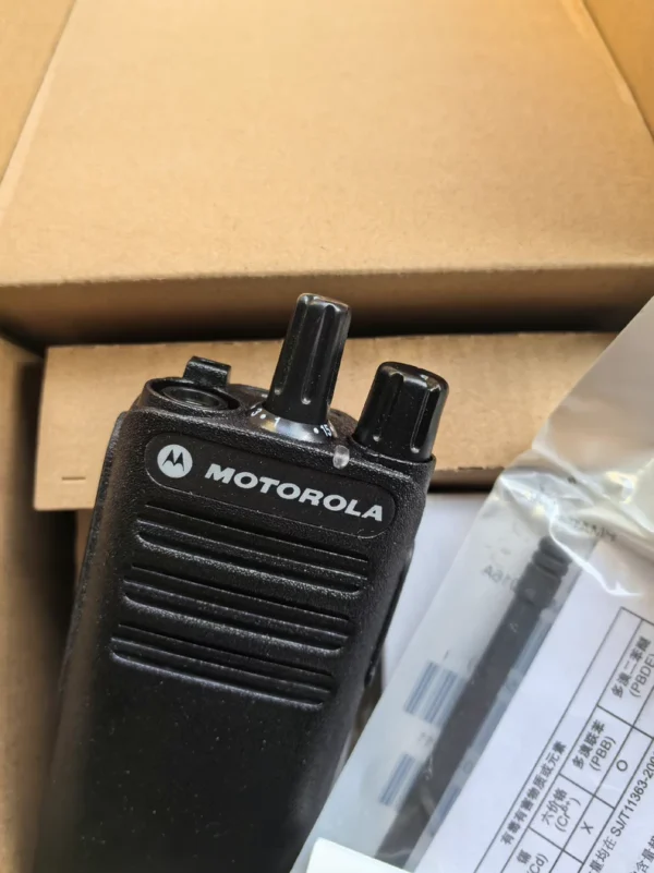 O1CN01N4iZ0h2MYmJz9TalV_4611686018427386448-53-fleamarket.heic_790x10000Q90.jpg_.webp Brand new Motorola C1200 digital walkie-talkie, model MN000809A01-BB, brand new and unused. Maximum communication distance is 3-5 kilometers, digital walkie-talkie standard, suitable for various occasions. The unit head is 350 yuan, the full set is 480 yuan, with a 24-month warranty and quality guaranteed. Brand: Motorola摩托罗拉, condition: brand new, functions intact without repair. Interested friends are welcome to private message, first come first served!