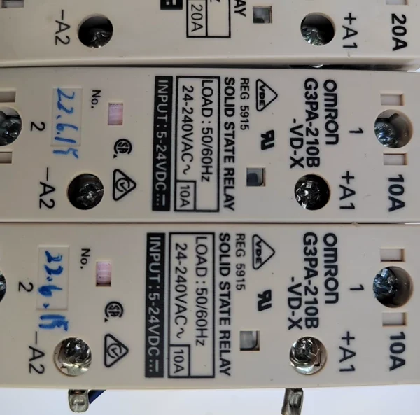 Omron Solid State Relay G3PA-210B-VD, input voltage 5-24VDC, output 10A, supports 24-240VAC load. The device shows signs of normal use and is in good condition. It is sold as idle due to equipment upgrade, quality guaranteed. Friends in need, contact me!