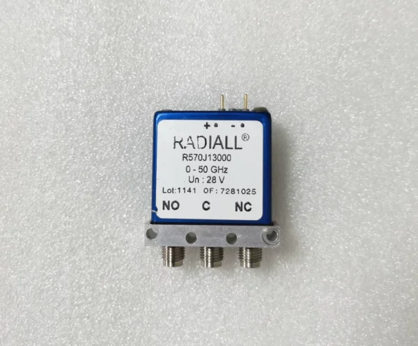 RADIALL R570J13000 DC-50GHz 2.4mm 28V SPDT Coaxial Switch