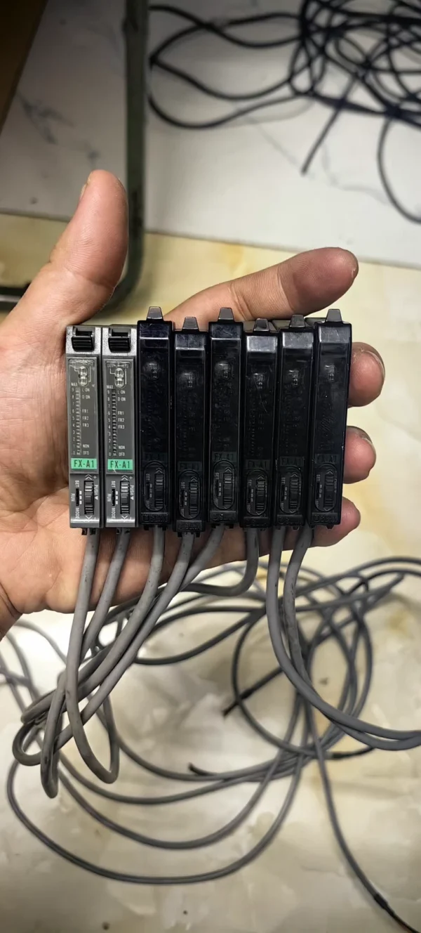 O1CN01PQOvCZ1GoS2a8ZOuE_4611686018427380893-53-fleamarket.heic_790x10000Q90.jpg_.webp Original genuine Panasonic SUNX fiber optic amplifiers FX-A1 and FX301 in beautiful condition, actual photos, disassembled used, 11 in stock, 20 each for all, sold as a package