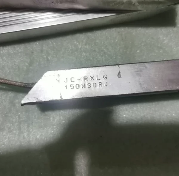 O1CN01Q7o6ds1VZ4qbso5yP_53-fleamarket.heic_790x10000Q90.jpg_.webp Frequency converter aluminum shell braking resistor model JC-RXLG 150W 30RJ total 6. Function is good