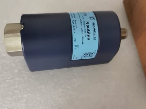 [Brand New Original Schneider Pressure Sensor] Telemecanique XML-F025D2016 brand new genuine product, unopened! Made by Schneider, quality guaranteed! This sensor is suitable for various industrial environments and has high durability and reliability. [Product Details] - Model: XML-F025D2016 - Pressure range: 0...+25 bar (0...+363 psi) - Condition: Brand new original - After-sales guarantee: Supports mailing and ships within 24 hours after purchase, remote areas are not included in free shipping. Interested friends are welcome to private message~ Not the real price, if you like it, private message to negotiate the price.