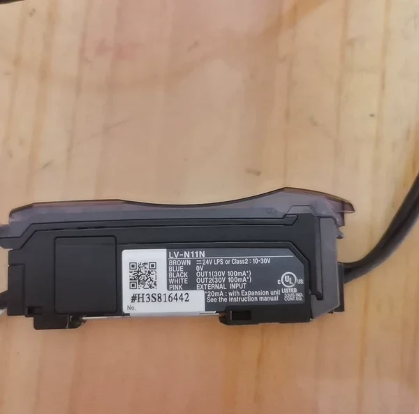 Genuine Keyence LV-N11N Amplifier with LV-NH32 Head, 3 Meters Cable; Omron E3C-LD1, 2.5 Meters Cable, Negotiable Price