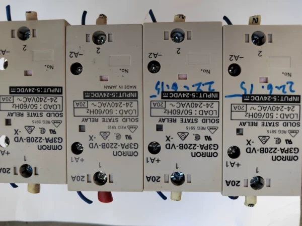 Selling unused Omron original solid state relay G3PA-220B-VD, 20A, 5-24VDC control, 24-240VAC load. Almost brand new, only tested once. Made in Japan, quality guaranteed. All real photos, unused item for disposal, friends in need can contact me.