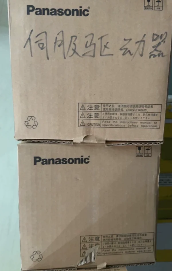 New Panasonic Servo Drive MBDLN25SE, 400W Power, 200-240V Input and Output, Actual Product Photos, New Original Packaging Appearance Photos, Quantity 4. Friends in need can contact me! Integrity Management!