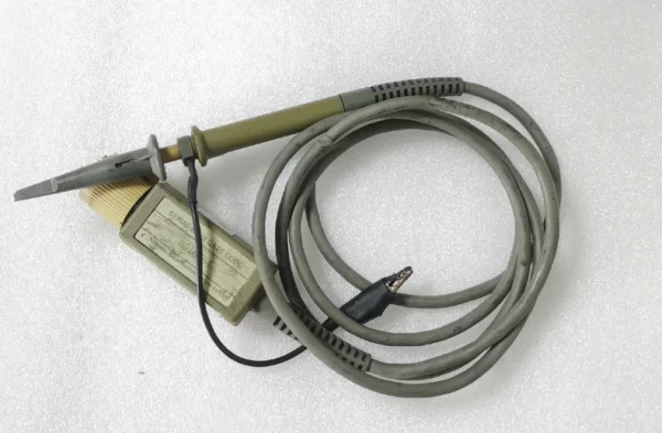TEK P6204 Probe, the cable looks damaged, source from the freight yard, buy carefully, 300 yuan. Klein+Tools 6610 Electrical Voltage Tester, in good condition, buy carefully, 300 yuan. Both are untested.