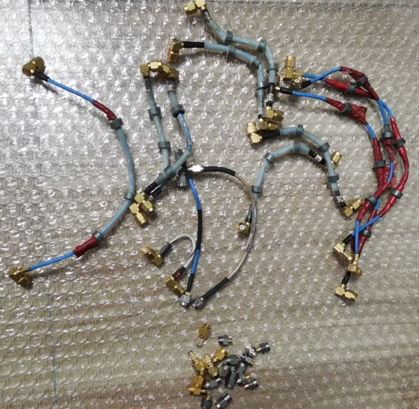 Original imported disassembled parts, 19 loads, 13 connecting wires. Too lazy to distinguish, selling as a package. If any boss needs, you can take it directly. What you see is what you get. Didn't clean it, but the appearance looks good. No guarantee on quality, 200 yuan with free shipping.