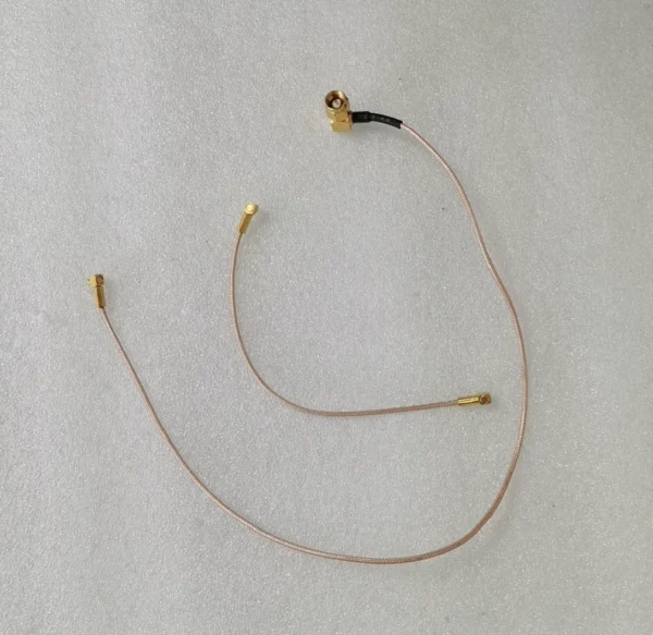 Imported disassembled gold-plated adapter cableadapter, one side is SMA male, the other side is unknown, unit price is 30 yuan per piece,