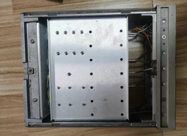HP 8762B-K18 Switch Box Note that the internal switch has been removed, only the shell remains, what you see is what you get.