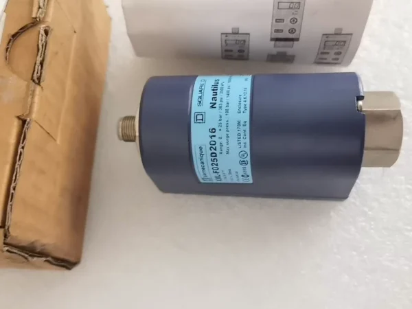 [Brand New Original Schneider Pressure Sensor] Telemecanique XML-F025D2016 brand new genuine product, unopened! Made by Schneider, quality guaranteed! This sensor is suitable for various industrial environments and has high durability and reliability. [Product Details] - Model: XML-F025D2016 - Pressure range: 0...+25 bar (0...+363 psi) - Condition: Brand new original - After-sales guarantee: Supports mailing and ships within 24 hours after purchase, remote areas are not included in free shipping. Interested friends are welcome to private message~ Not the real price, if you like it, private message to negotiate the price.