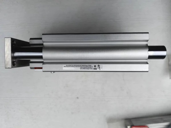 SMC Thin Guide Rod Locking Cylinder: MLGPM40-100Z-F Brand New Without Packaging On Sale At A Special Price, Functionality Guaranteed, Zhu Ye Also Has Other New SMC Products For Negotiation