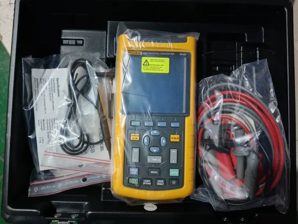 Oscilloscope FLUKE 123 Oscilloscope with Software, Brand New