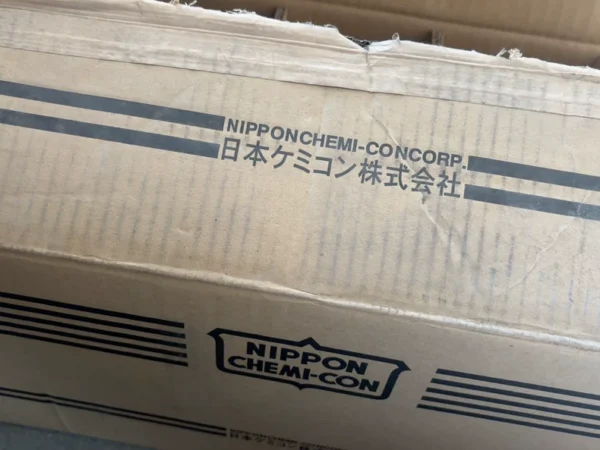 MEK400V9000uf electrolytic capacitor, model MEK902Q2GHE145, size 90x145mm, with screw fixing at the bottom. Brand new original, capacity 9000uf 400V