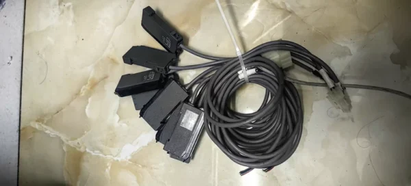 O1CN01ZMWyee1GoS2a6Qtu1_4611686018427380893-53-fleamarket.heic_790x10000Q90.jpg_.webp Original genuine Panasonic SUNX fiber optic amplifiers FX-A1 and FX301 in beautiful condition, actual photos, disassembled used, 11 in stock, 20 each for all, sold as a package