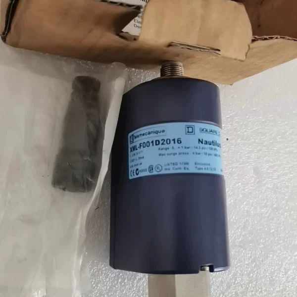 Brand new original Schneider pressure sensor, model XML-F001D2016, measuring range 0...+1 bar, corresponding current 4-20mA. Maximum surge pressure 4 bar, protection class IP67, suitable for various industrial applications. With original packaging. Welcome to inquire! Friends who are interested can contact me for details. Not the real price, if you like it, private message to negotiate the price.