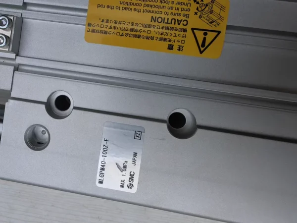 SMC Thin Guide Rod Locking Cylinder: MLGPM40-100Z-F Brand New Without Packaging On Sale At A Special Price, Functionality Guaranteed, Zhu Ye Also Has Other New SMC Products For Negotiation