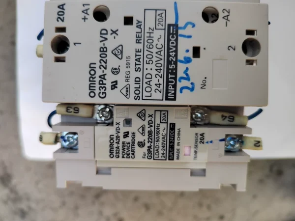 Selling unused Omron original solid state relay G3PA-220B-VD, 20A, 5-24VDC control, 24-240VAC load. Almost brand new, only tested once. Made in Japan, quality guaranteed. All real photos, unused item for disposal, friends in need can contact me.