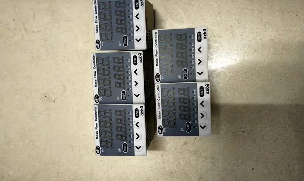azbil Mass Flow Meter MPC0020B, 5 Mass Flow Controllers in Stock, Actual Product Photos as Shown, Price Marked is Unit Price