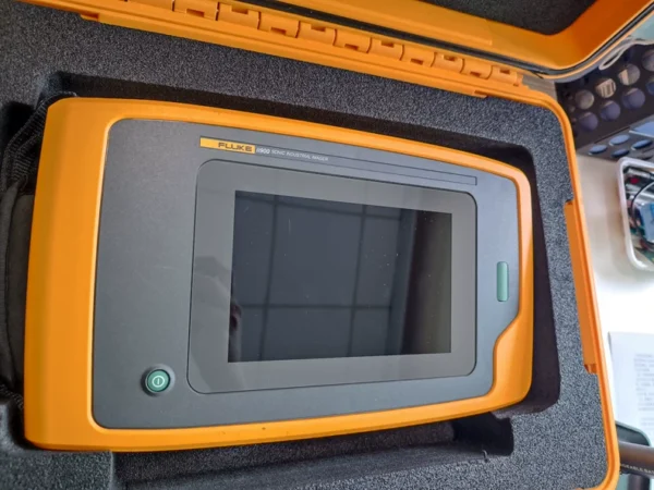 Fluke FLUKE ii900 Industrial Acoustic Imager Acoustic Imager This model is for record filing
