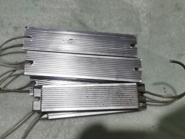 Frequency converter aluminum shell braking resistor model JC-RXLG 150W 30RJ total 6. Function is good