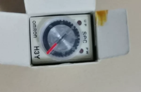 New Omron Time Relay, Model H3Y-4