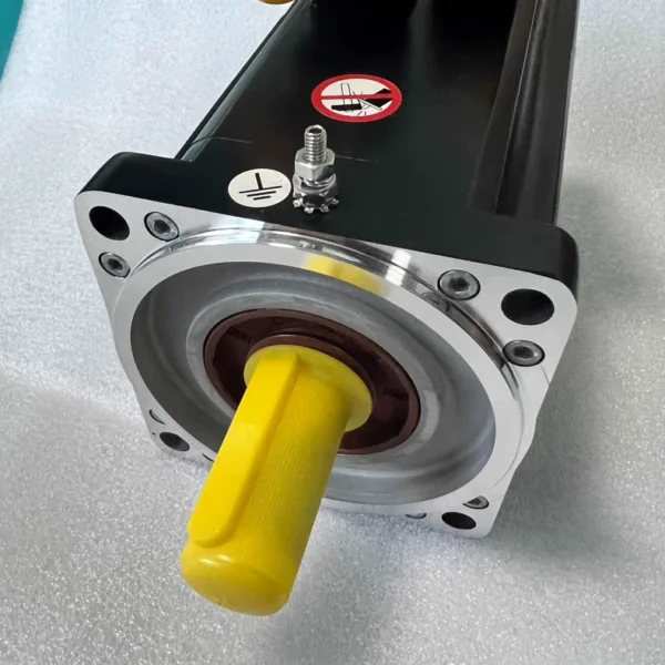 Schneider Servo Motor SH31402P12F2000 SH14030200010000001100