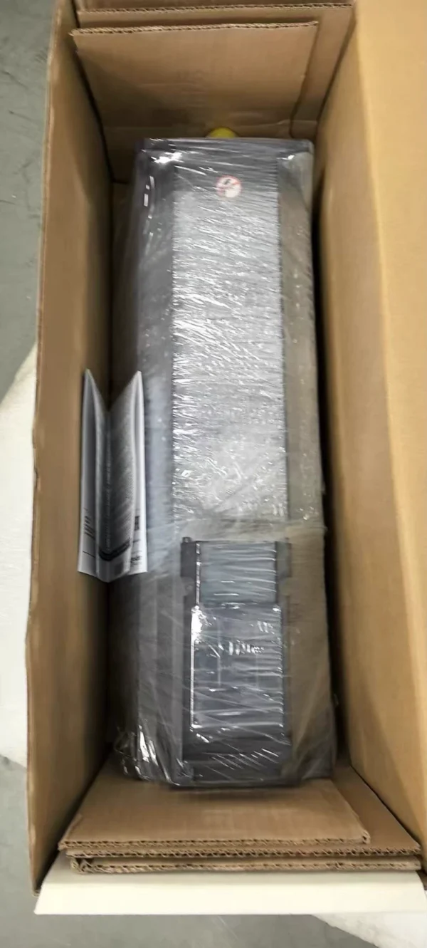 O1CN01lySLn11knTh4AzHMp_4611686018427386872-0-fleamarket.jpg_790x10000Q90.jpg_.webp Schneider Servo Motor SM14030370P045S1B1 Brand New Original Packaging Negotiable Price