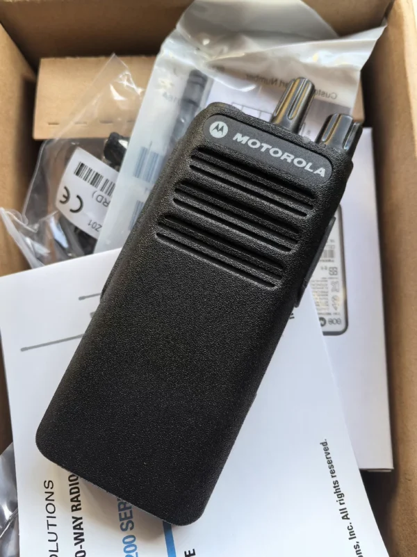 O1CN01mLM1L02MYmK3dyTOl_4611686018427386448-53-fleamarket.heic_790x10000Q90.jpg_.webp Brand new Motorola C1200 digital walkie-talkie, model MN000809A01-BB, brand new and unused. Maximum communication distance is 3-5 kilometers, digital walkie-talkie standard, suitable for various occasions. The unit head is 350 yuan, the full set is 480 yuan, with a 24-month warranty and quality guaranteed. Brand: Motorola摩托罗拉, condition: brand new, functions intact without repair. Interested friends are welcome to private message, first come first served!
