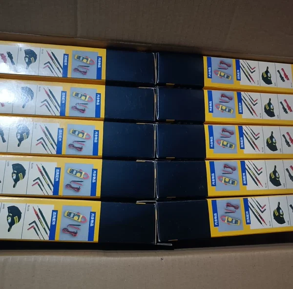 FLUKE 302+/303/305 Clamp Meters with the Latest Production Date of 2023, Large Stock Available