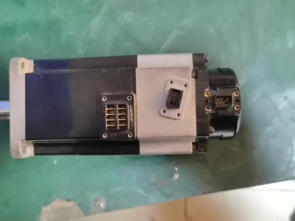 Omron Servo Motor R88M-1M40030T-BS2 1pc R88M-1M40030T-S2 1pc Real Picture, In Stock, Function Guaranteed