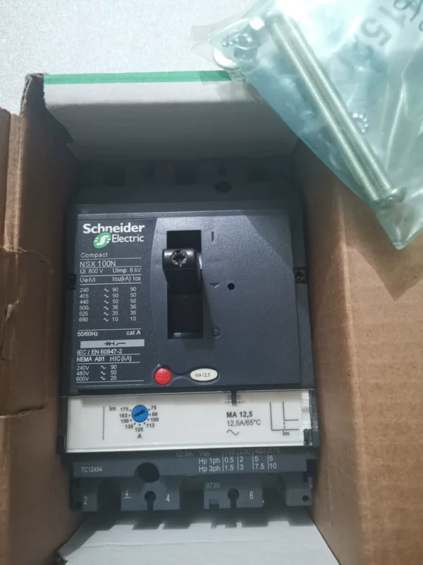 Brand new original Schneider NSX100N LV429753, 2 pieces, unit price