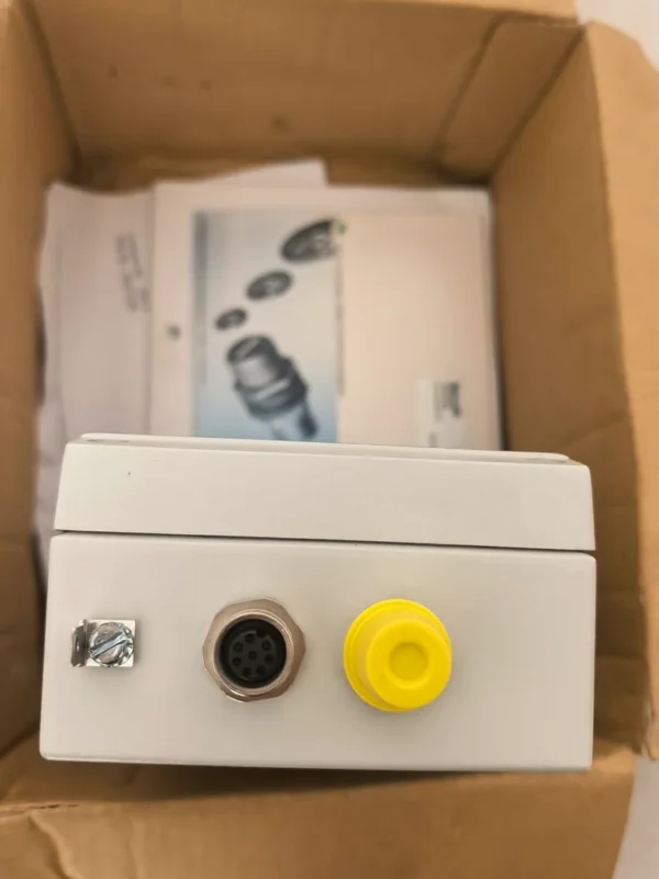 Brand new original BALLUFF analysis unit, BIS00LY BIS M-699-052-050-03-ST11. Original imported from Germany, with CC Link communication interface. Actual product photos, with original factory label. This analysis unit is suitable for industrial automation control systems, with stable and reliable performance. Interested friends are welcome to private message for consultation. Not the actual price, if interested, private message to negotiate.