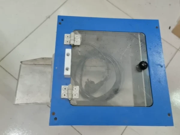 FF Series Feeding Bin FB300A 220V 50W with good function and new condition.