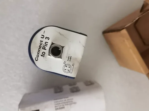 Brand new original Schneider pressure sensor, model XML-F025D2015, stock clearance. Note: It is a brand new genuine product, not a used second-hand item! ✔️ Brand: Schneider Electric ✔️ Model: XML-F025D2015 ✔️ Condition: Brand new ✔️ Original genuine product with quality guarantee. Stock item, interested friends please contact me!