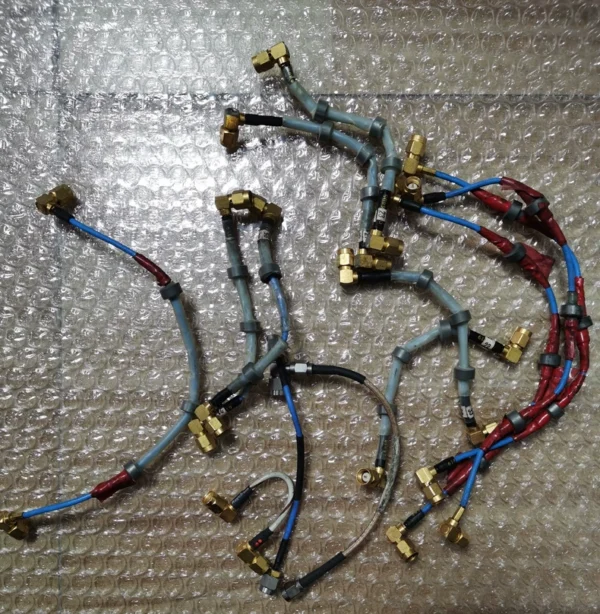 Original imported disassembled parts, 19 loads, 13 connecting wires. Too lazy to distinguish, selling as a package. If any boss needs, you can take it directly. What you see is what you get. Didn't clean it, but the appearance looks good. No guarantee on quality, 200 yuan with free shipping.