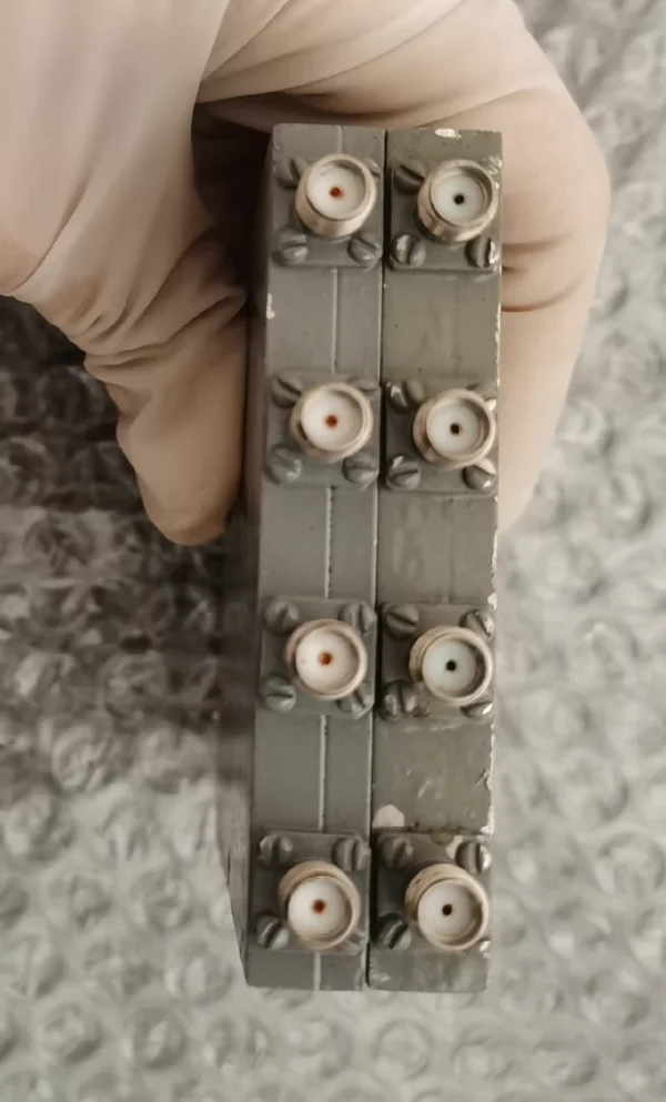MCLI-PS4-4 0.5-2.5GHz RF One-to-Four Power DividerSplitter