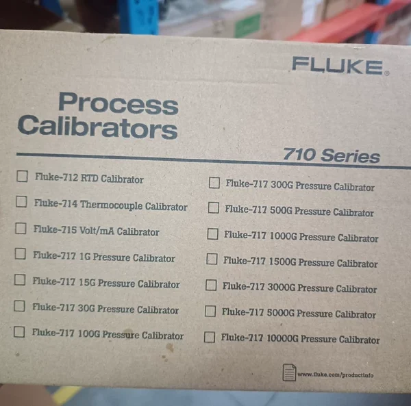 FLUKE 715 Voltage Signal Generator|Voltage Current Calibrator Fluke 715 Voltage Current Calibrator (Voltage Signal Generator) is a volt/milliamp source and measurement tool used for current loops from 0 to 24 milliamps and DC voltage tests from 0 to 20/25V. This calibrator cannot be used for output and measurement simultaneously.