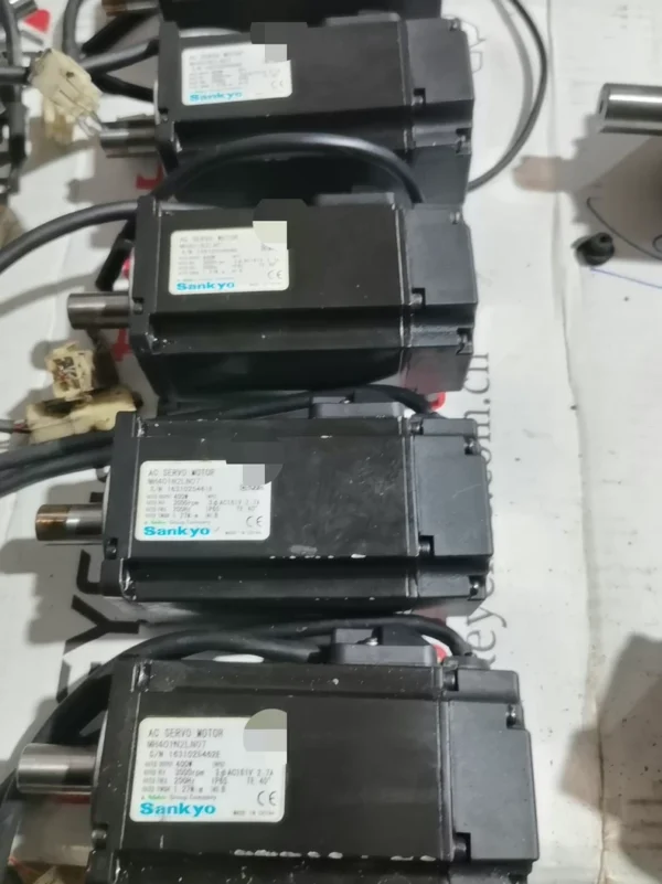 San Xie Motor MH401N2LN07 6 units driver DA224422 5 units, 2 of which have damaged outer shells but the functions are guaranteed to be good.