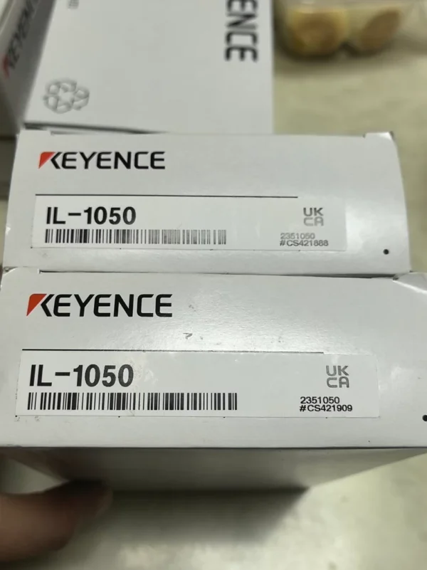 Keyence IL-1050 Laser Sensor