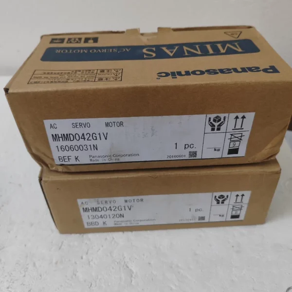 PANASONIC AC Servo Motor MHMD042G1V